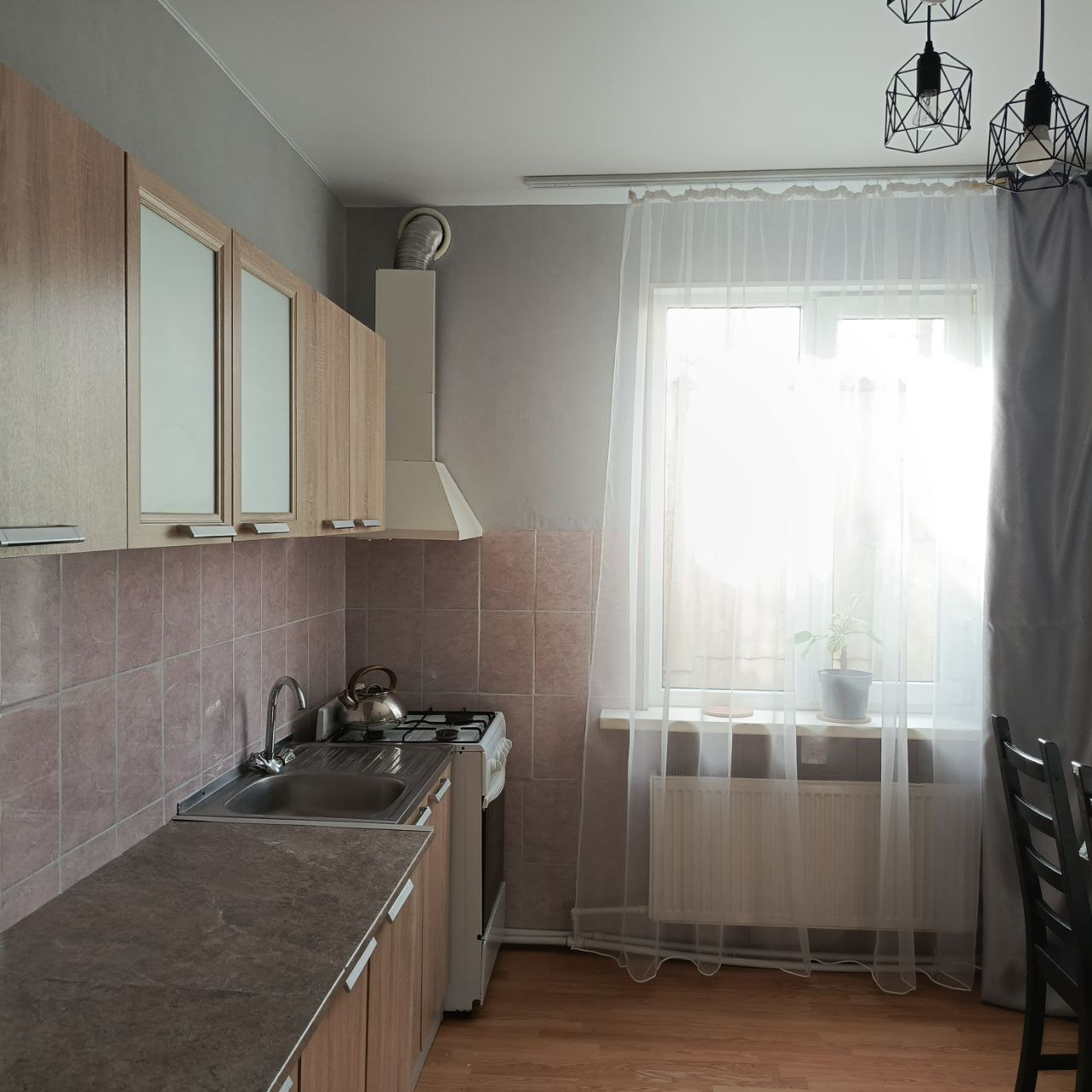 Кухня с естественным светом